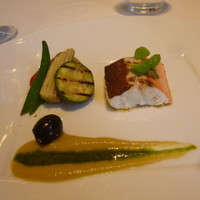 ブラン ルージュ - ☆☆☆矢柄のグリエと夏野菜のエチュヴェ グリーンオリーヴとバジルの香り