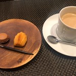 レストラン ラ・フロレゾン・ドゥ・タケウチ - コーヒーとお菓子