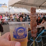 Radio's Bar - ハイボール(500円)と他店で買った秋田牛串