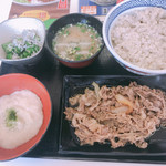 Yoshinoya - 麦とろ牛皿御膳