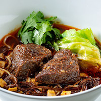 牛肉の四川スパイス煮込み麺