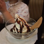 椿屋カフェ - チョコレートソフトアイスクリーム