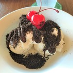 Tommy Bahama Restaurant, Bar & Store - サンデー