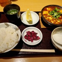 阿波 よし田 - ランチ麻婆豆腐。