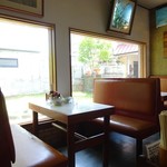 福士そば屋 - テーブル席多数