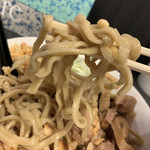 野菜みそラーメン 鬼首 - 大暴れするオーション麺