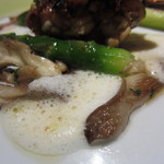 レストラン バカール - 北海道産根室産白子のムニエル 酸味をきかせたトマトとケッパーの焦がしバターソース3