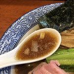 麺処ほん田 - トンビや甘えび頭も使用した濃密スープ