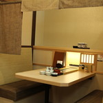 Umaisushikan Yutorogi - 半個室4名様テーブル席
