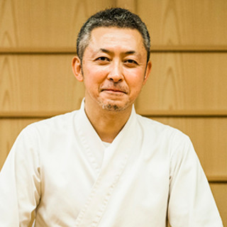 吉田健司氏（ヨシダケンジ）―九州が誇る、稀代の鮨職人