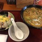Taikotei - カレーうどん定食(太麺、ばら寿司))