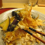 天ぷら やす田 - 海老天が隠れてました