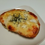 セシュエット - 何度食べてもヤミツキの美味しさ！サーモンとアボカドのクロックムッシュ346円