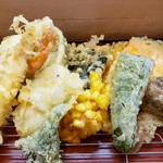 Yoroi - 海老、帆立、穴子、鱚など野菜も入れて11品