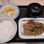 松屋 - 牛肉と筍のオイスター炒め