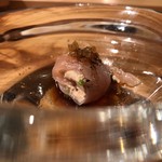 焼き鳥 とりら - 幾重にも合わされた味を、
      トロける白肝が最後は見事に
      流して余韻に浸れます♬
      あ〜堪らん！