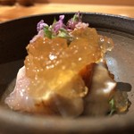 焼き鳥 とりら - ジュレ掛けにする事で主役の味が損なわれず、
      しっかりと引き立てたとても秀逸な仕上がりに
      成っております!
      