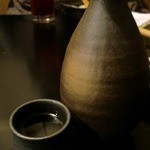 Sakanaya - 熱燗です、でもお酒が程好い温度でウマいです。