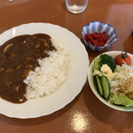 白樺ベース - 日替りカレー  サラダ付き  700円（税込）