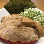 つけめんや 泉 - チャーシュー トッピング