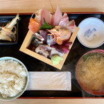 魚と肴 とおるの台所 - 刺身定食