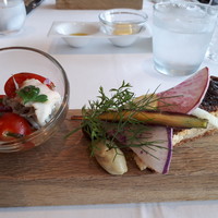 ル・ニコ・ア・オーミナミ - アミューズ