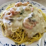 チャンプ - 小海老のホワイトソーススパゲッティー