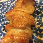 鳥田中 - ボンペタ　今日はタレです　皮とは違った厚みがいいですね