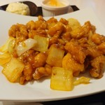 中華ダイニングNAO - 鶏肉と玉葱のカレー風味炒め。
