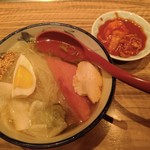 San ka tei - 盛岡冷麺ハーフと辛さ調整用キムチ