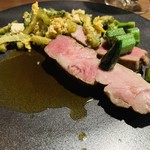 modest - メインの肉料理。