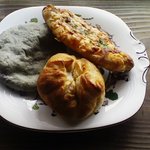 パンロード - よもぎのピタパン・カレーパン・ピザパン