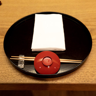 日本料理の醍醐味を伝える、確かな審美眼で選んだ器と繊細な料理