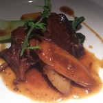 サーラ・マンジェ・ドゥ・クール  - 