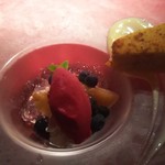 サーラ・マンジェ・ドゥ・クール  - 