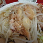 ラーメン二郎 - あぶらも美しい