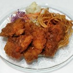 亀の家食堂 - 一口カツ、盛り付け例