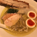 NAKAGAWA わず - 淡麺(味玉)塩味+クリスピーチャーシュー