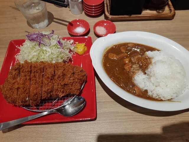 とんかつ檍のカレー屋 いっぺこっぺ>