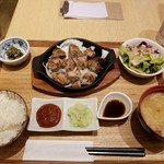 赤坂うまや - 定食。