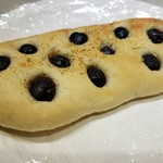 清泉寮ジャージーハット - ブラックオリーブのフォカッチャ