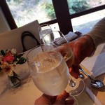 ヴィオレット・ステラ - （2019年4月）
      白ワインと水で乾杯( ´∀` )/▽☆▽ヽ(′ ∀｀)