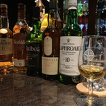 バー エグザゴーヌ - R1.8  5杯目 ラフロイグ10年