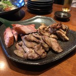 Zadainingutawawa - 焼き物の盛り合わせ(ベーコン、豚、せせり)