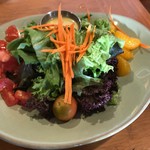 Tiki's Grill & Bar - グリーンサラダ