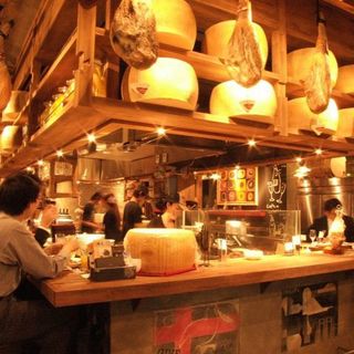 【新鮮な魚介バル料理×オシャレな内観】で貸切パーティー