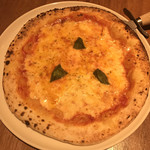 イタリアンバルパステル - マルゲリータピザ