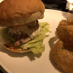 DOUG'S BURGER - 