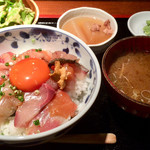 めしの助 - 海鮮丼