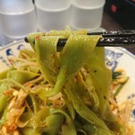 西安麺荘 秦唐記 - ・麺リフト、とか見れば分かるって、労力の割に報われない写真なので次からやめよう